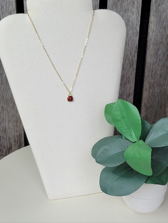 Source Unknown Jewelry - Gold Chain Necklace with Dark Red Opqaque Stone Pendant - Women's Jewelry